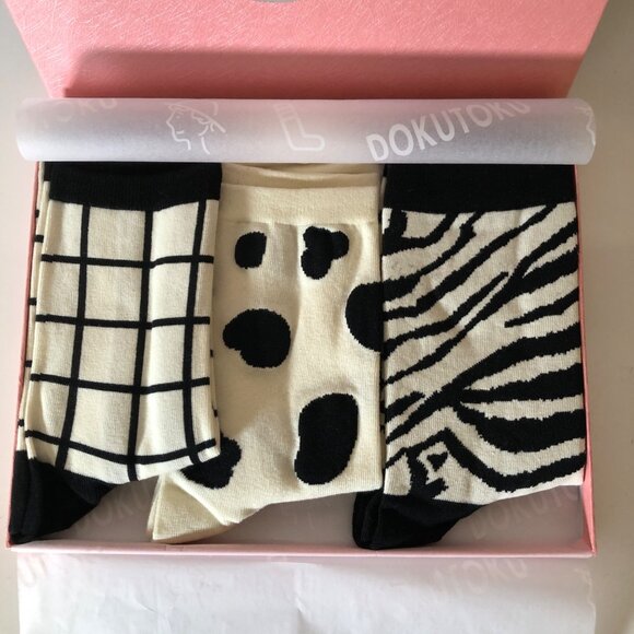 Dokutoku Animal Patterned Crew Socks Gift Box Set 3 Pairs Womens Black White NEW - Picture 1 of 5